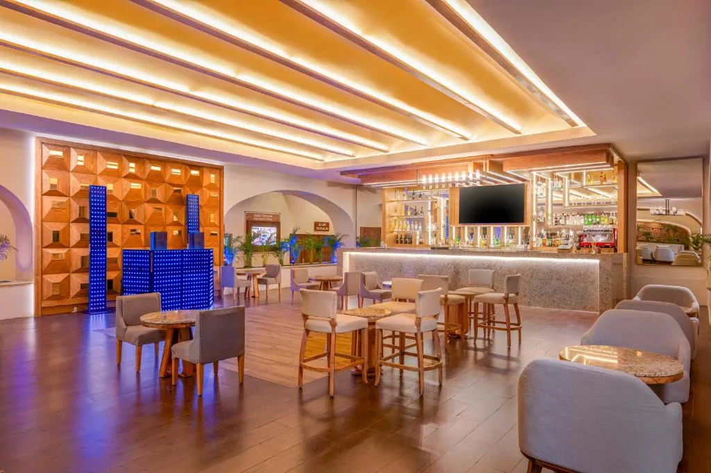 GR Solaris Cancun: another view