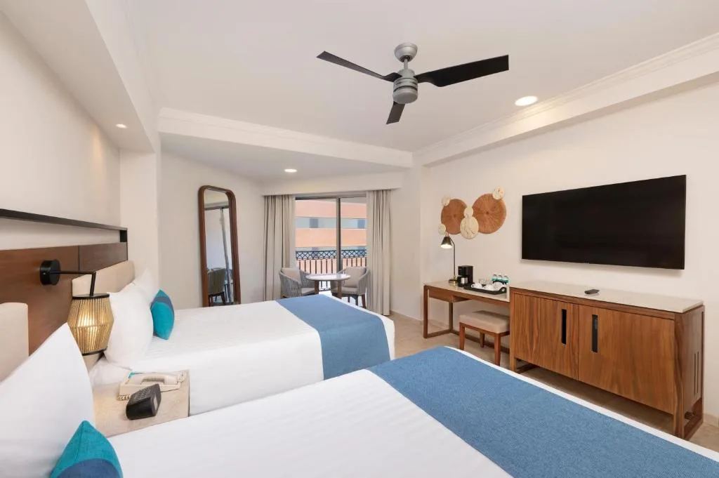 GR Solaris Cancun: another view