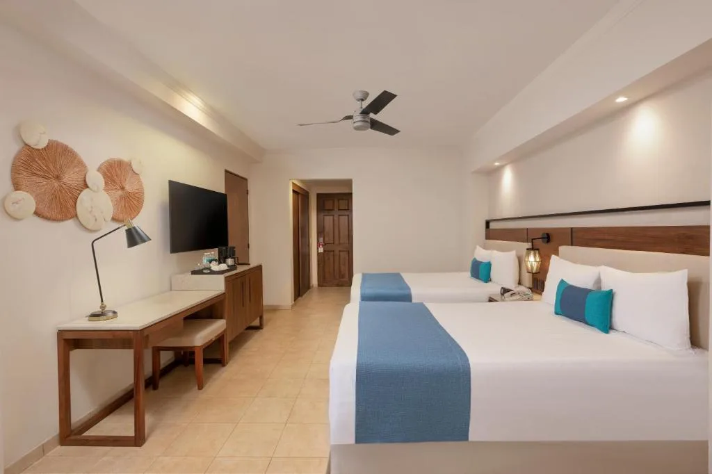 GR Solaris Cancun: another view
