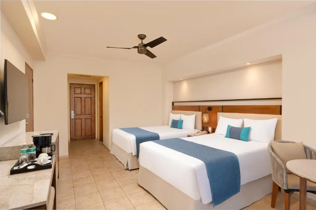 GR Solaris Cancun: another view