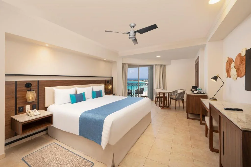 GR Solaris Cancun: another view