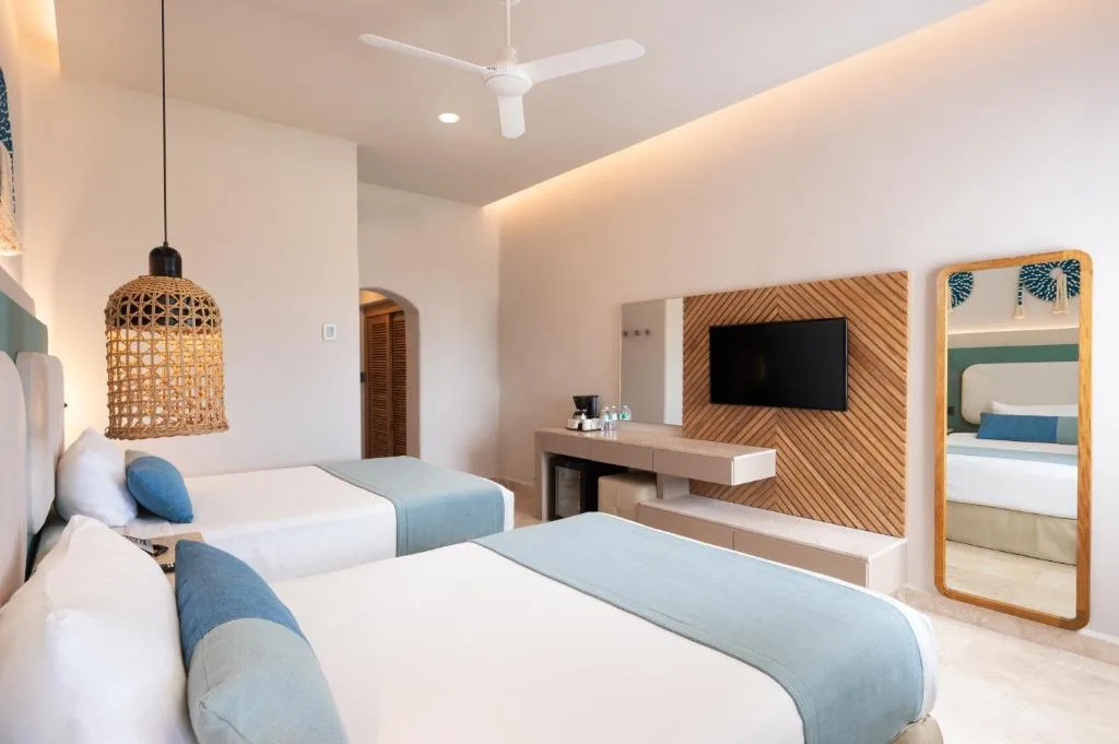 GR Solaris Caribe: another view