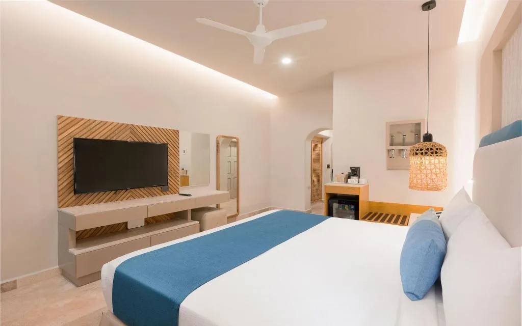 GR Solaris Caribe: another view