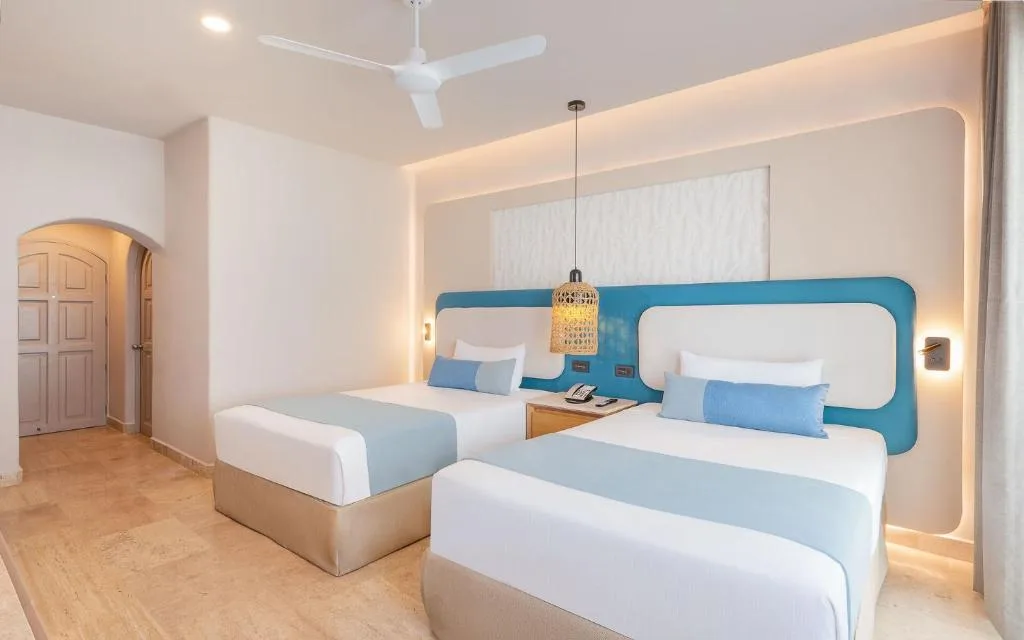 GR Solaris Caribe: another view