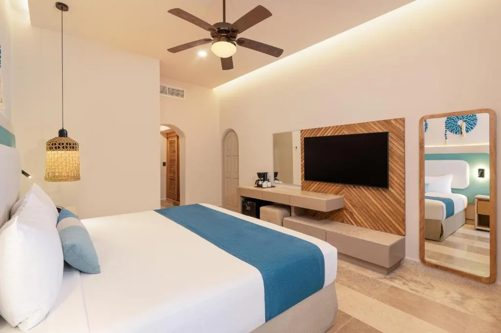 GR Solaris Caribe: another view