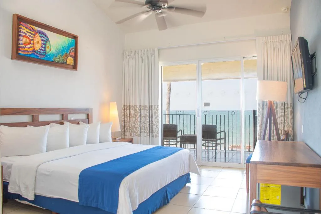 Grand Decameron Complex Bucerias, A Trademark All-Inclusive Resort: another view