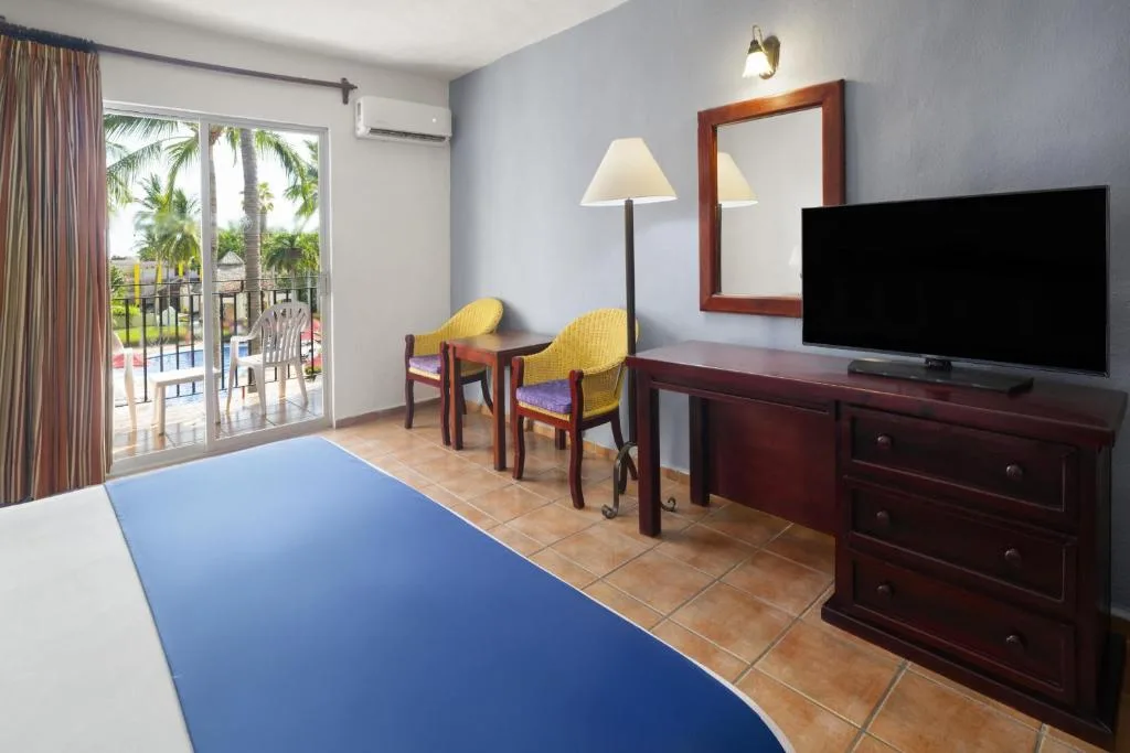 Grand Decameron Complex Bucerias, A Trademark All-Inclusive Resort: another view