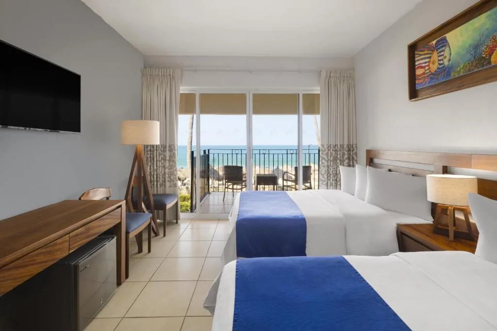 Grand Decameron Complex Bucerias, A Trademark All-Inclusive Resort: another view