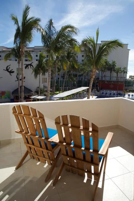 Grand Decameron Los Cabos: another view
