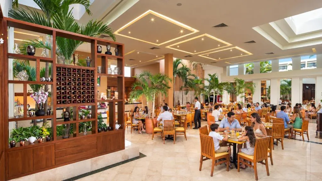 Grand Oasis Cancun: another view
