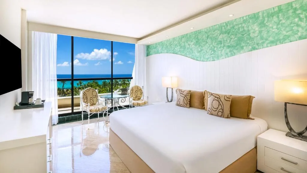 Grand Oasis Cancun: another view