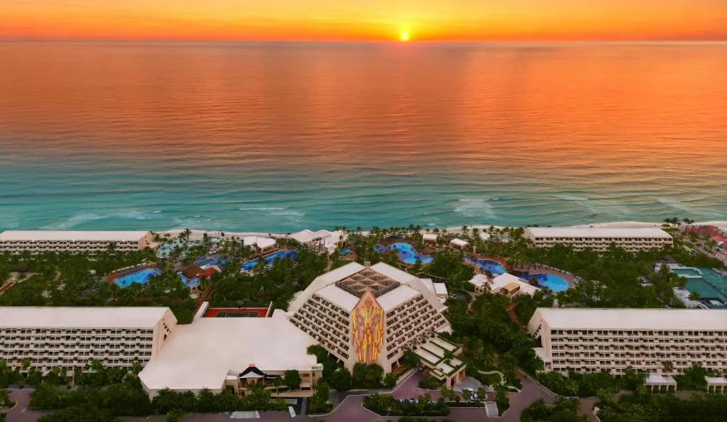 Grand Oasis Cancun: another view