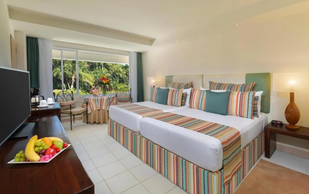 Grand Oasis Palm: another view