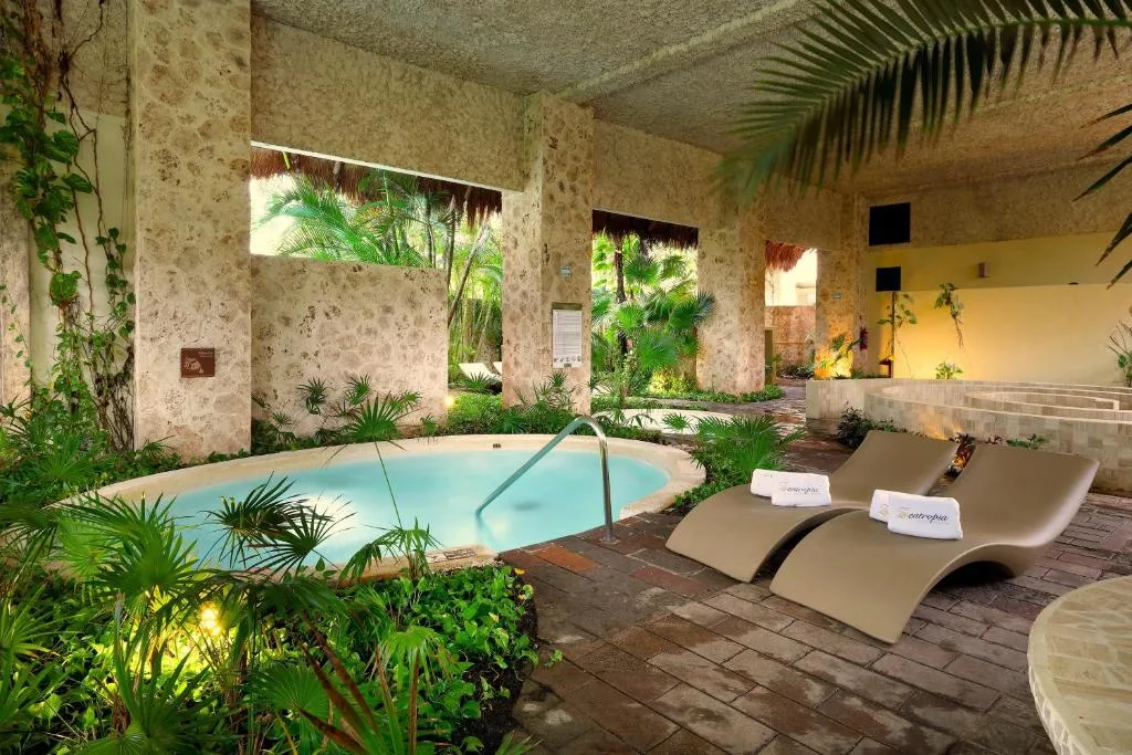 Grand Palladium Colonial Resort & Spa: another view