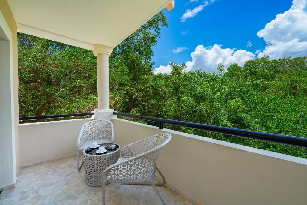 Grand Palladium Select White Sand Resort & Spa: another view