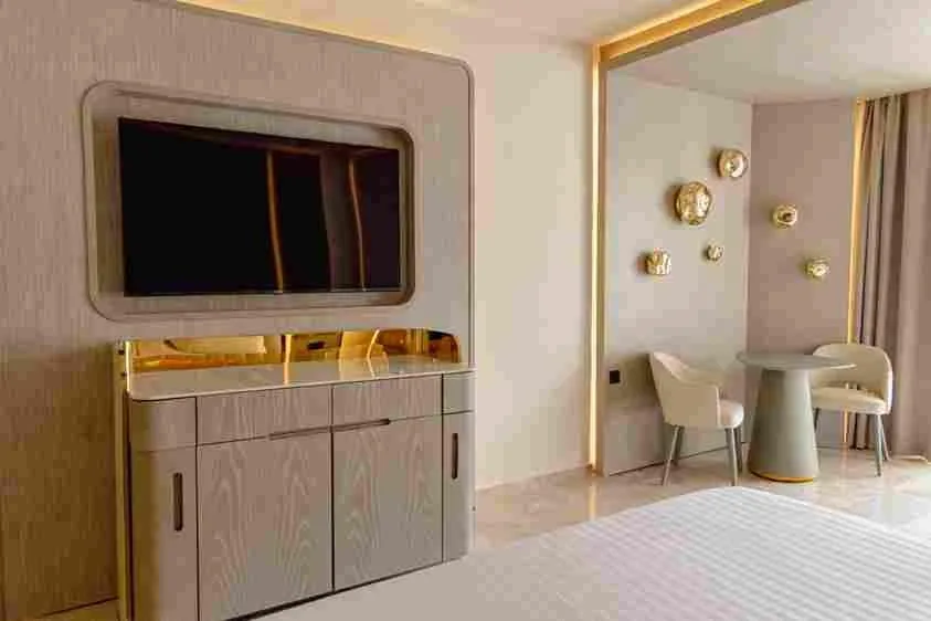 Grand Riviera Princess: another view