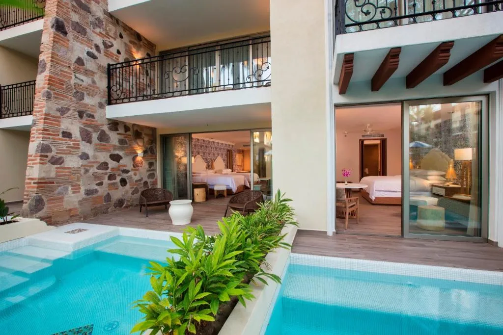 The Hacienda at Krystal Grand Puerto Vallarta: another view