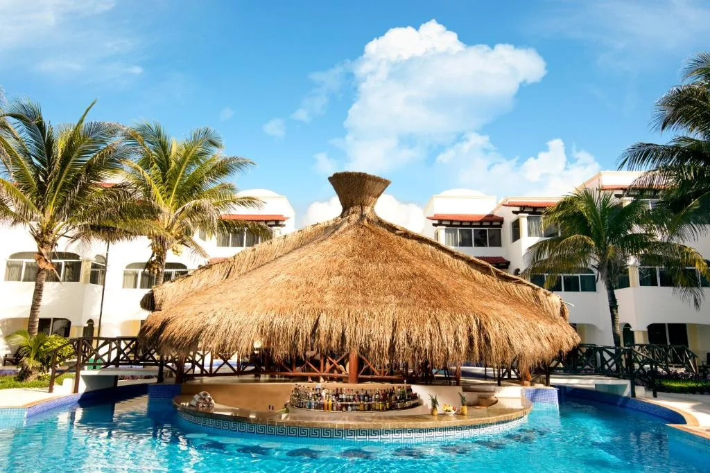 Hidden Beach Resort Au Naturel: another view
