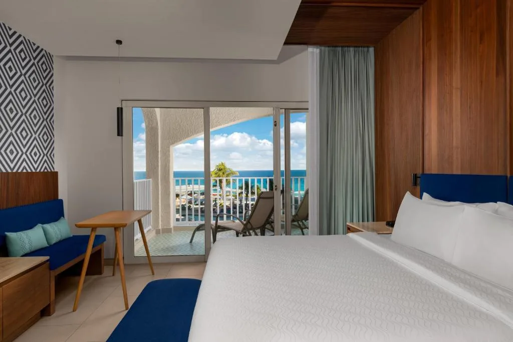 Hilton Cancun Mar Caribe All-Inclusive Resort: another view