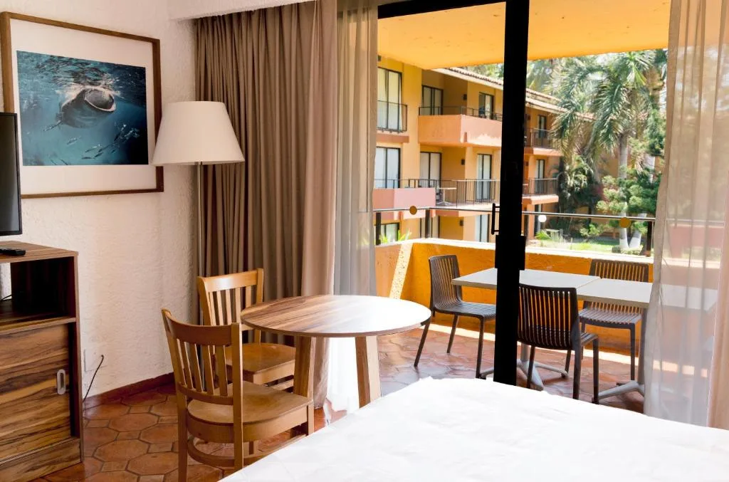 Holiday Inn Resort Ixtapa: another view