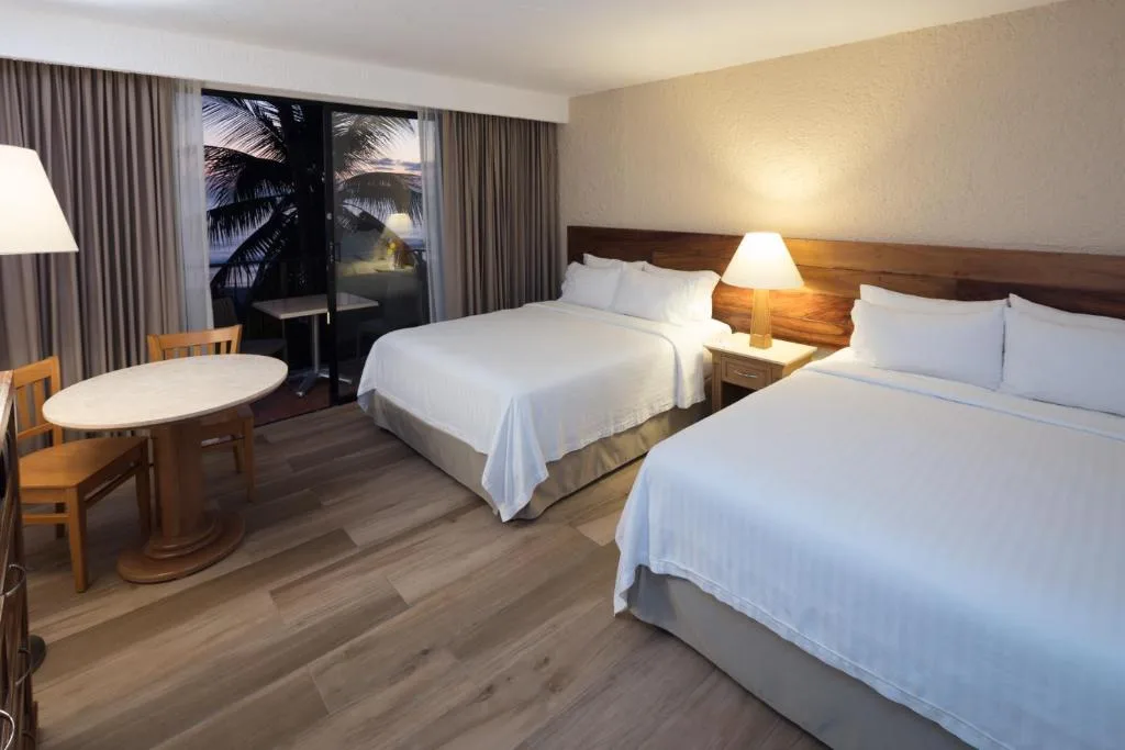 Holiday Inn Resort Ixtapa: another view