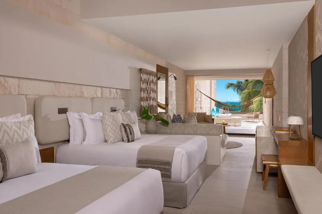 Impression Isla Mujeres by Secrets: another view