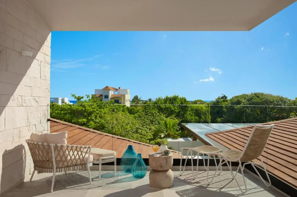 Impression Isla Mujeres by Secrets: another view