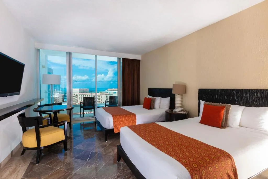 Krystal Grand Cancun: another view