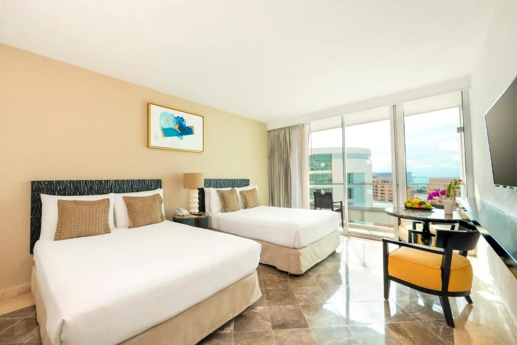 Krystal Grand Cancun: another view