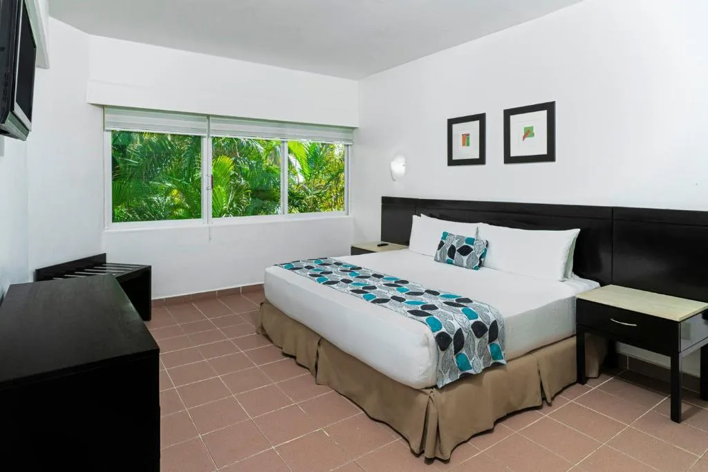 Krystal Ixtapa: another view