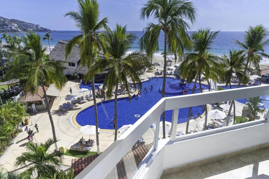 Krystal Ixtapa: another view