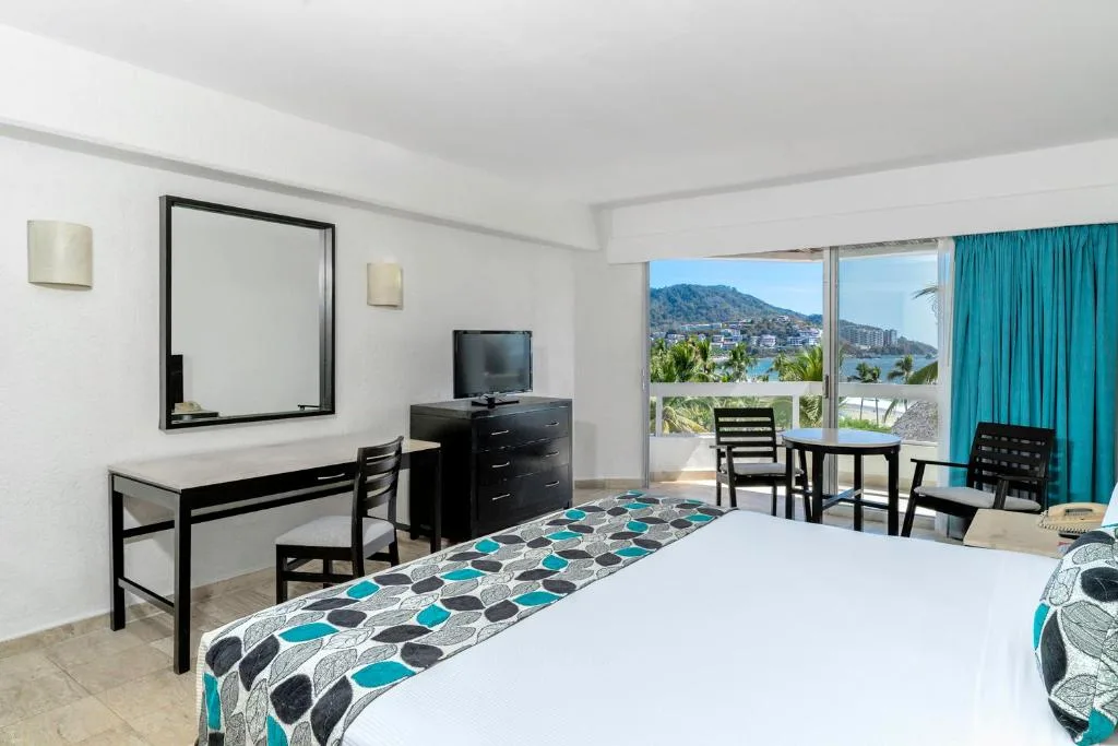 Krystal Ixtapa: another view