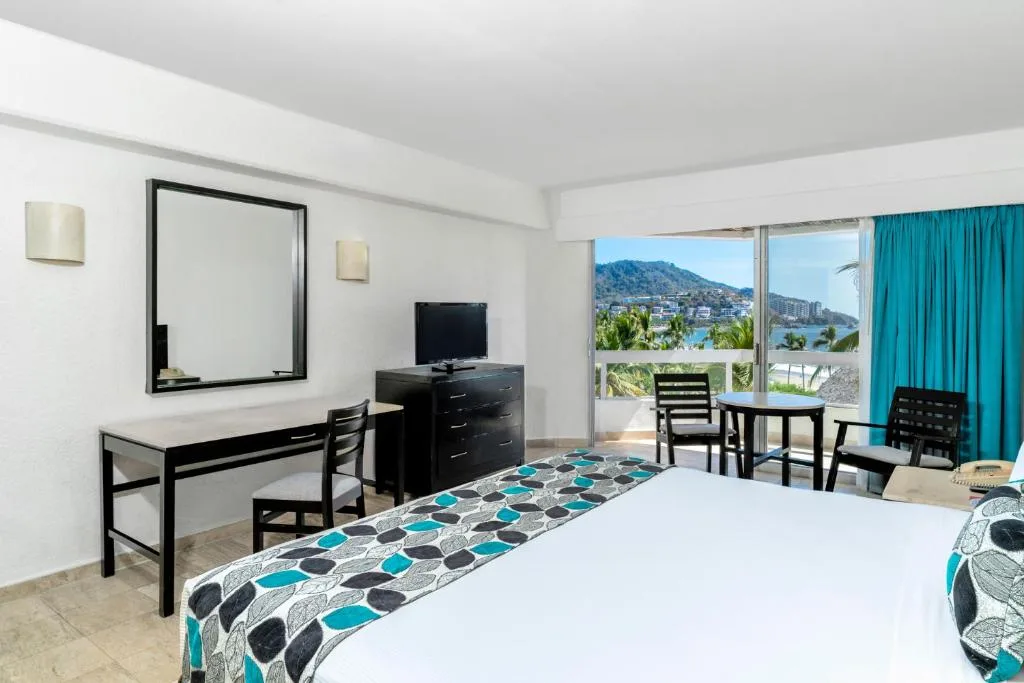 Krystal Ixtapa: another view