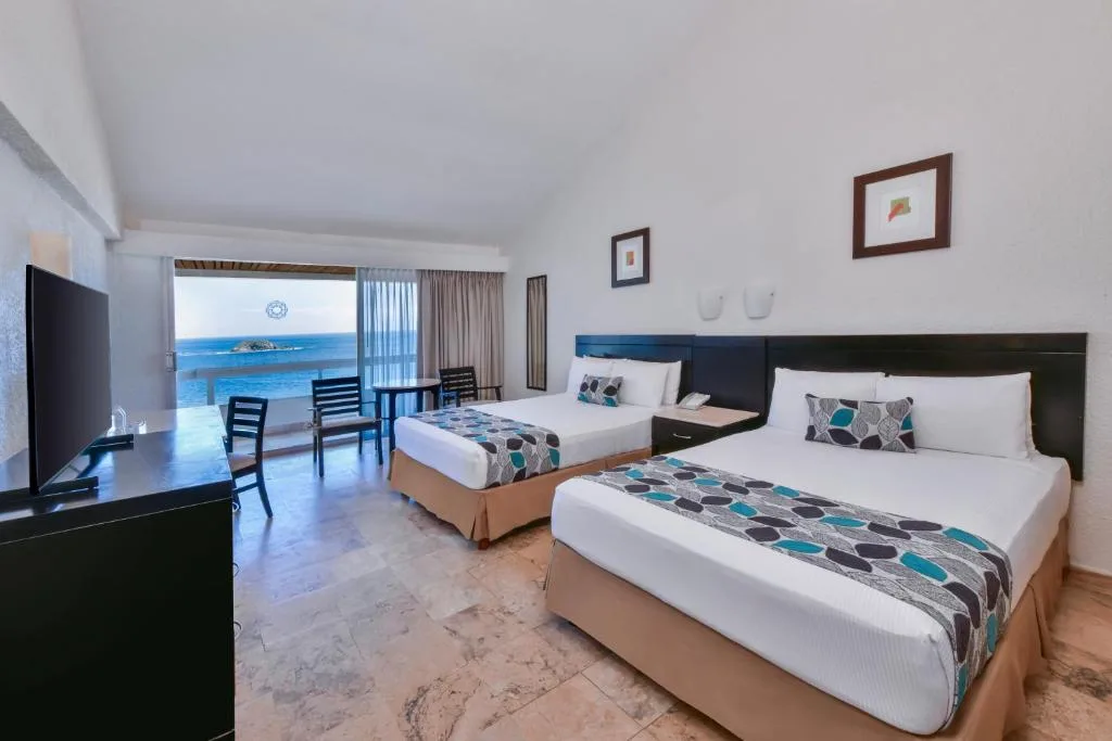 Krystal Ixtapa: another view