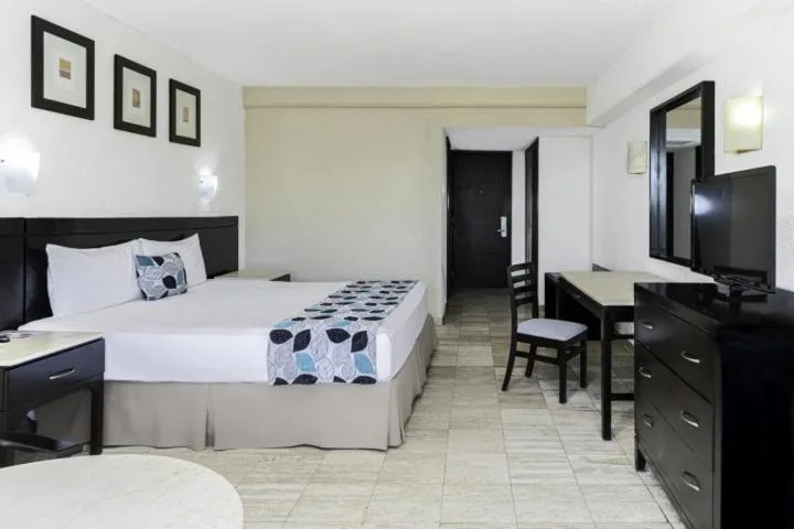 Krystal Ixtapa: another view