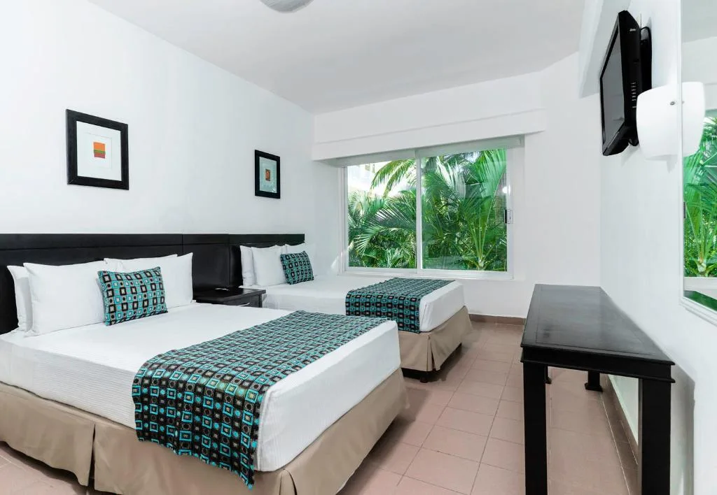 Krystal Ixtapa: another view