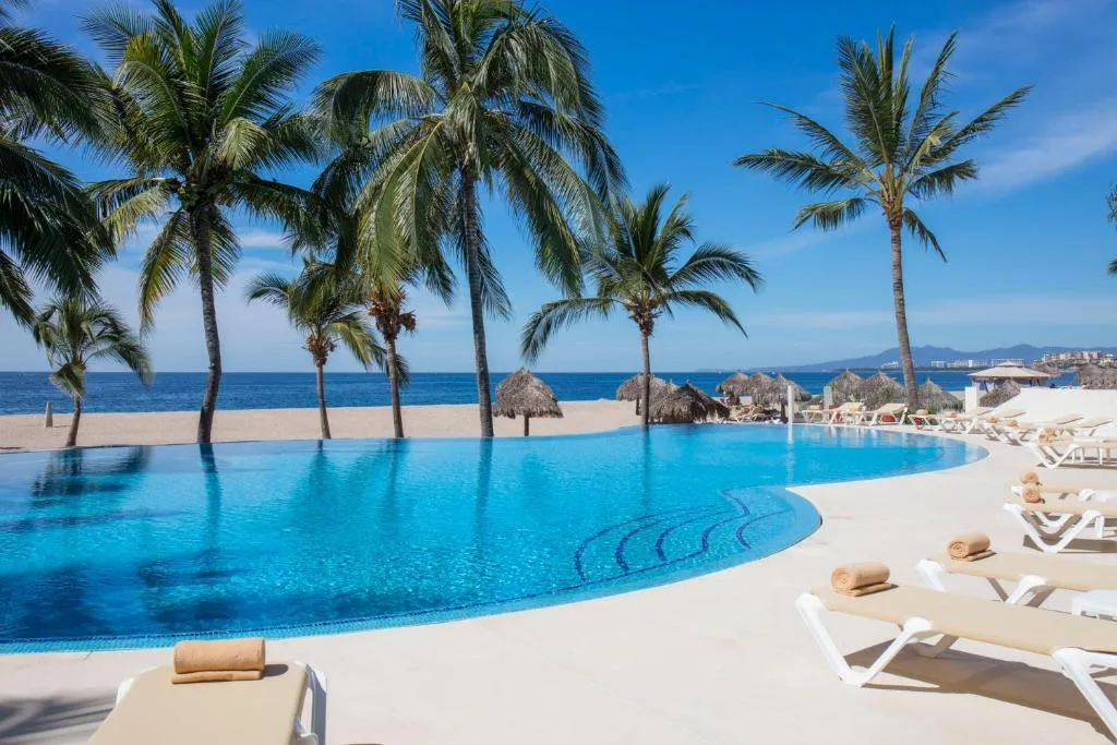 Krystal Vallarta: another view