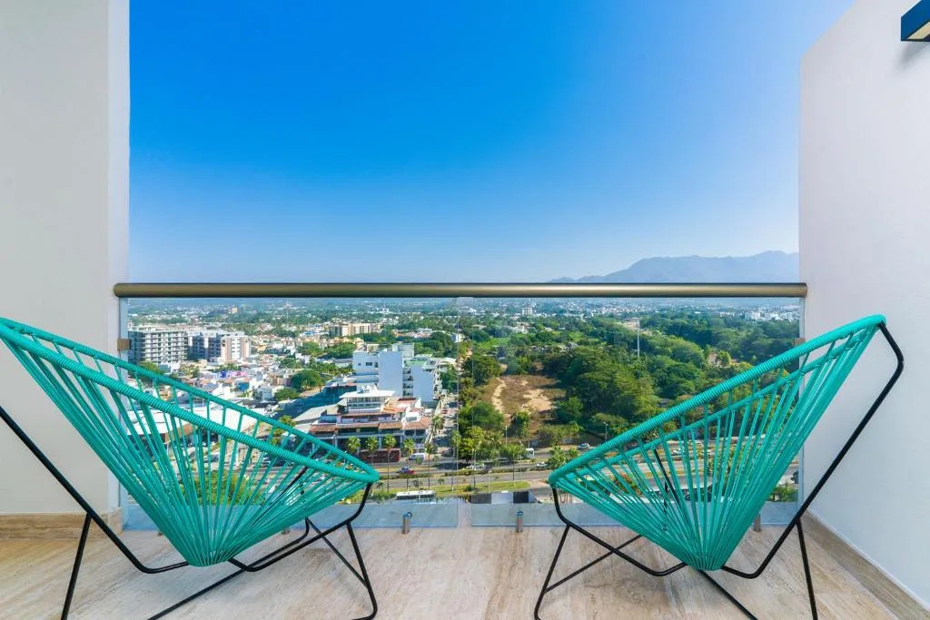 Krystal Vallarta: another view