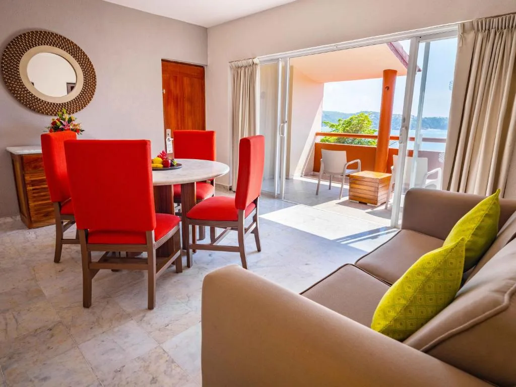 Las Brisas Huatulco: another view