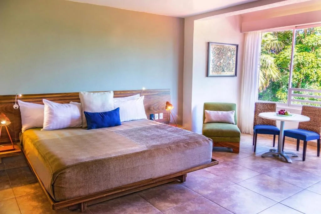 Las Brisas Huatulco: another view