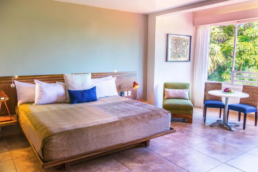 Las Brisas Huatulco: another view