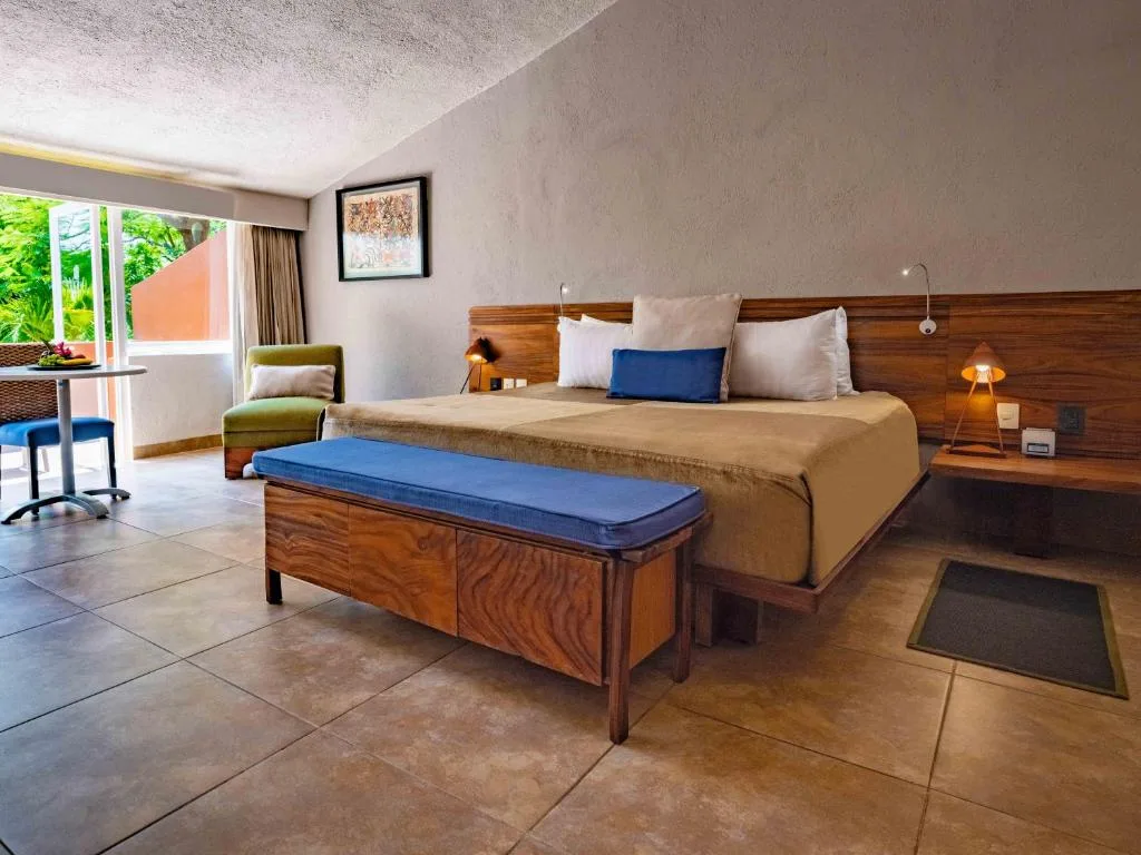 Las Brisas Huatulco: another view
