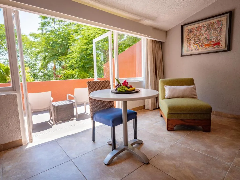 Las Brisas Huatulco: another view