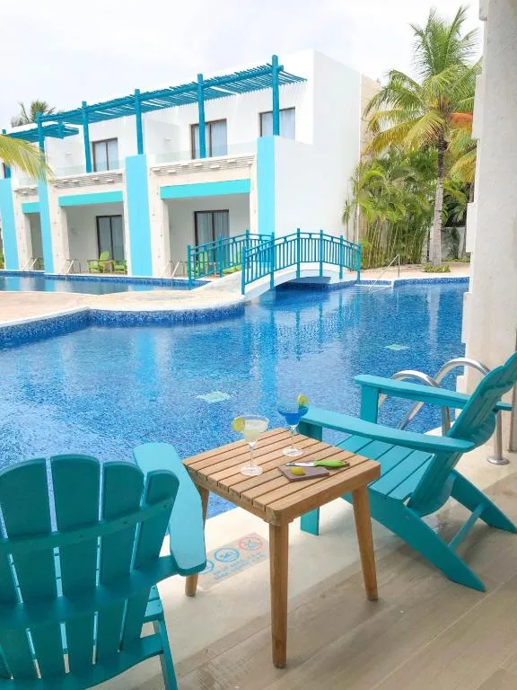 Margaritaville Island Reserve Riviera Cancún: another view