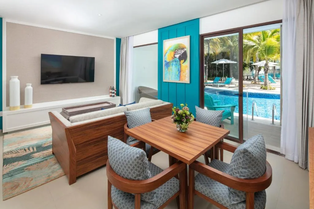 Margaritaville Island Reserve Riviera Cancún: another view