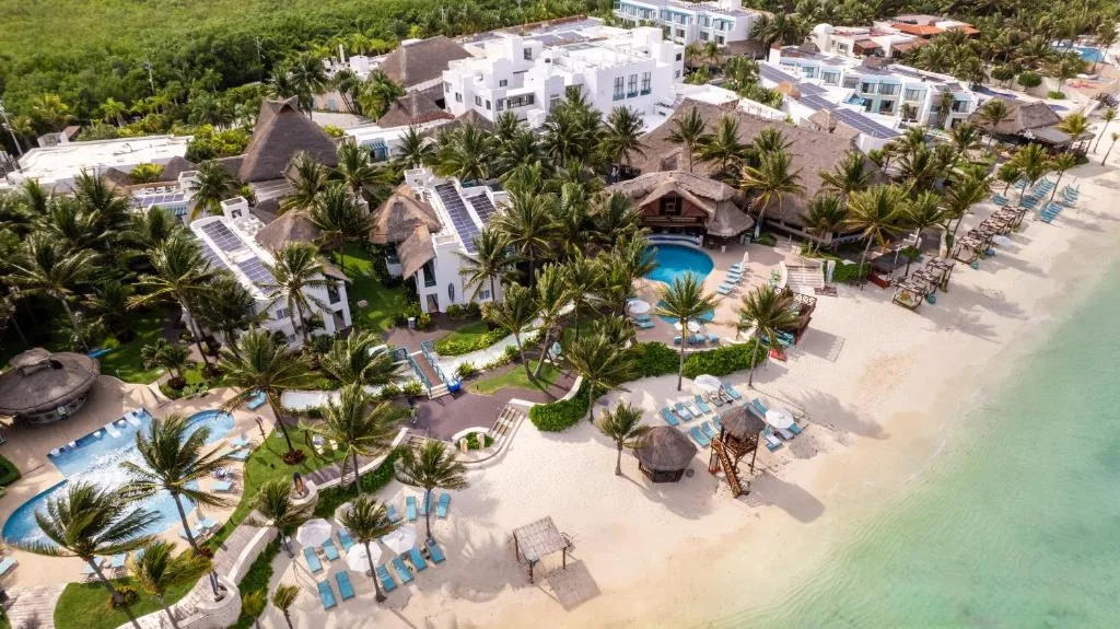 Margaritaville Island Reserve Riviera Cancún: another view