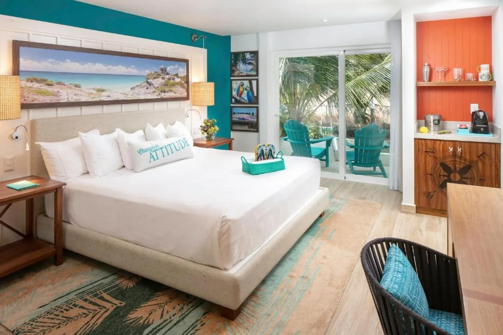 Margaritaville Island Reserve Riviera Cancún: another view