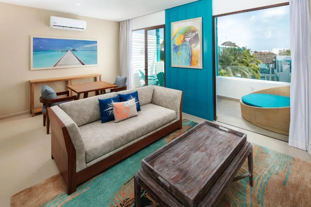 Margaritaville Island Reserve Riviera Cancún: another view