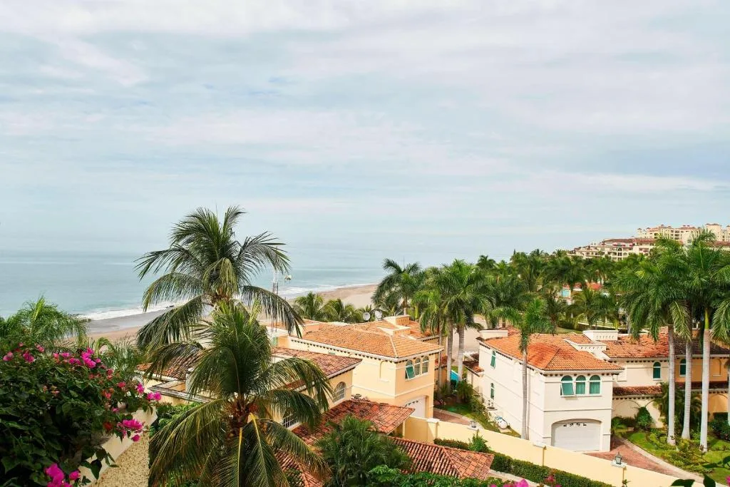 Marriott Puerto Vallarta Resort & Spa: another view