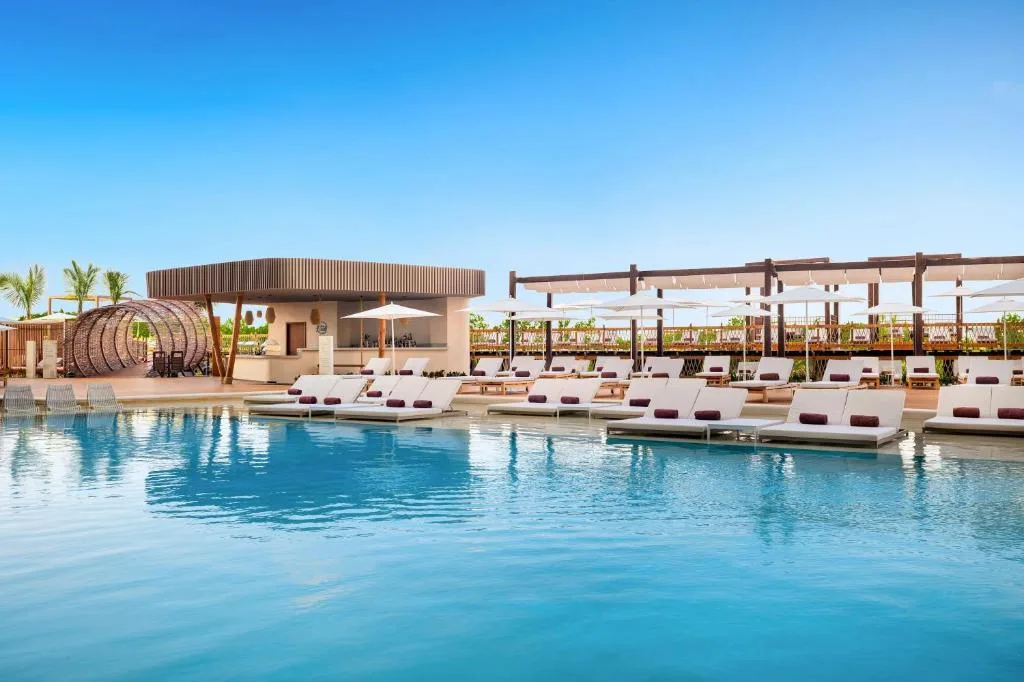 Mondrian Cancun: another view